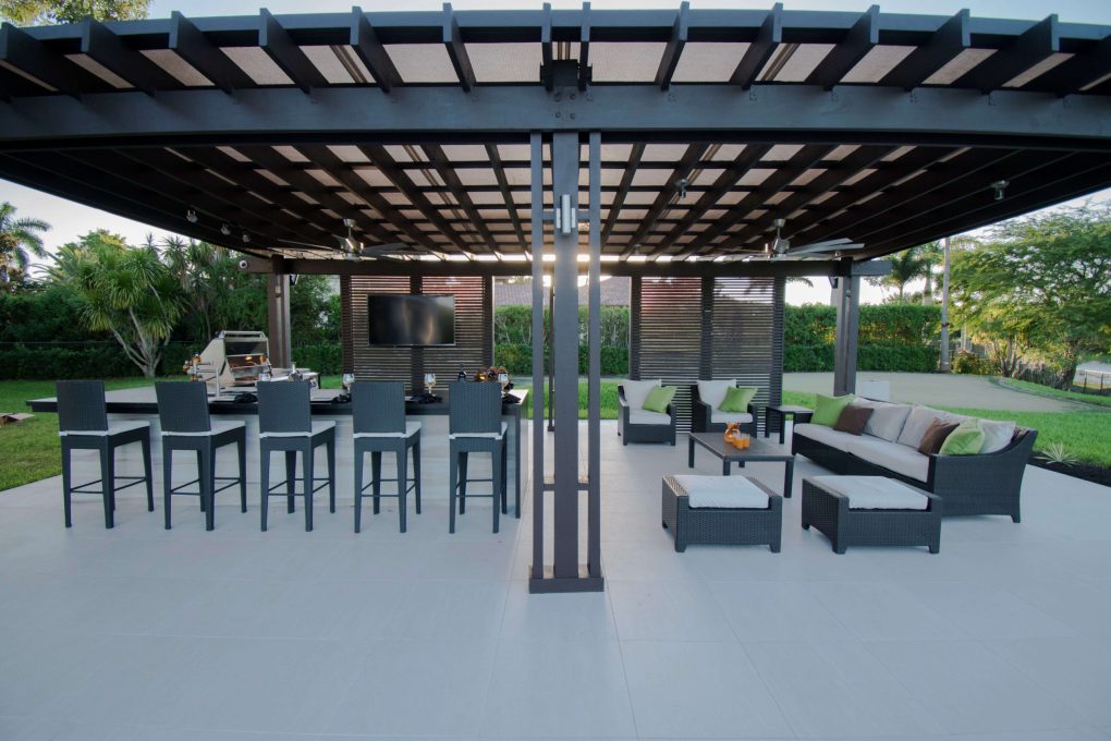 Wooden Pergola Manufacturers | Smart Roofs and Fabs