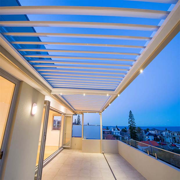 Retractable roof manufacturer | Smart Roofs and Fabs